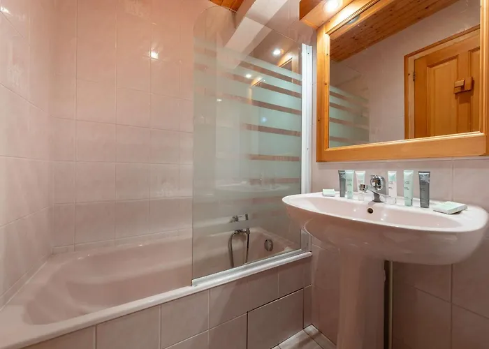 Duplex Spacieux A 1850 - 8 Pers, Pieds Des Pistes, Cheminee, Garage, Wifi Inclus - Fr-1-631-56 Courchevel